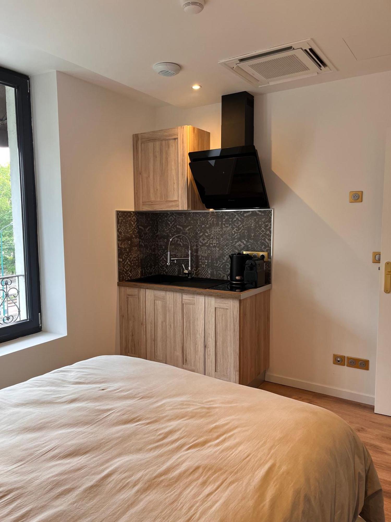 Parmain Hdg Hotel Gare De L'Isle Adam Appart'S Hotel מראה חיצוני תמונה