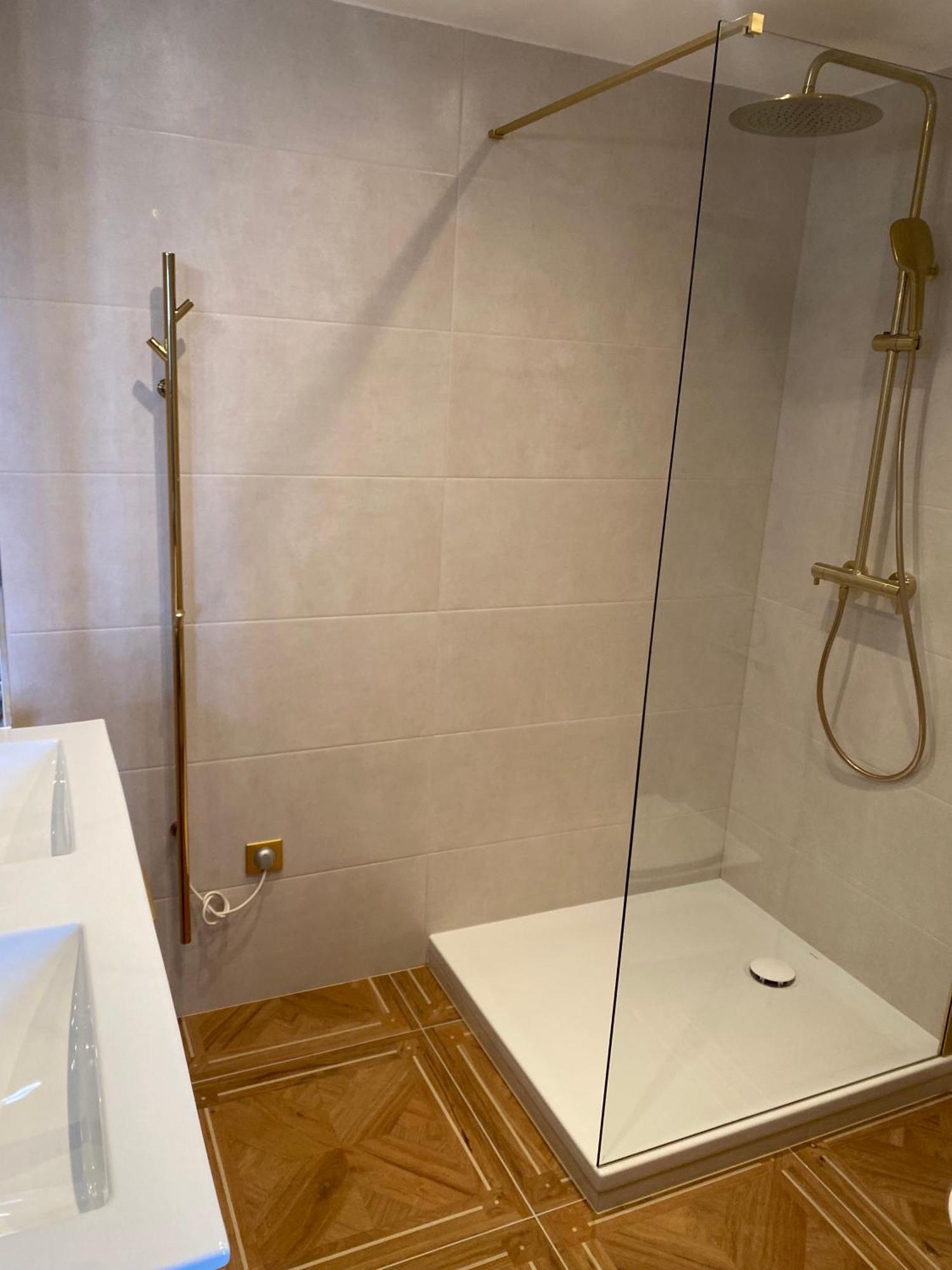Parmain Hdg Hotel Gare De L'Isle Adam Appart'S Hotel מראה חיצוני תמונה