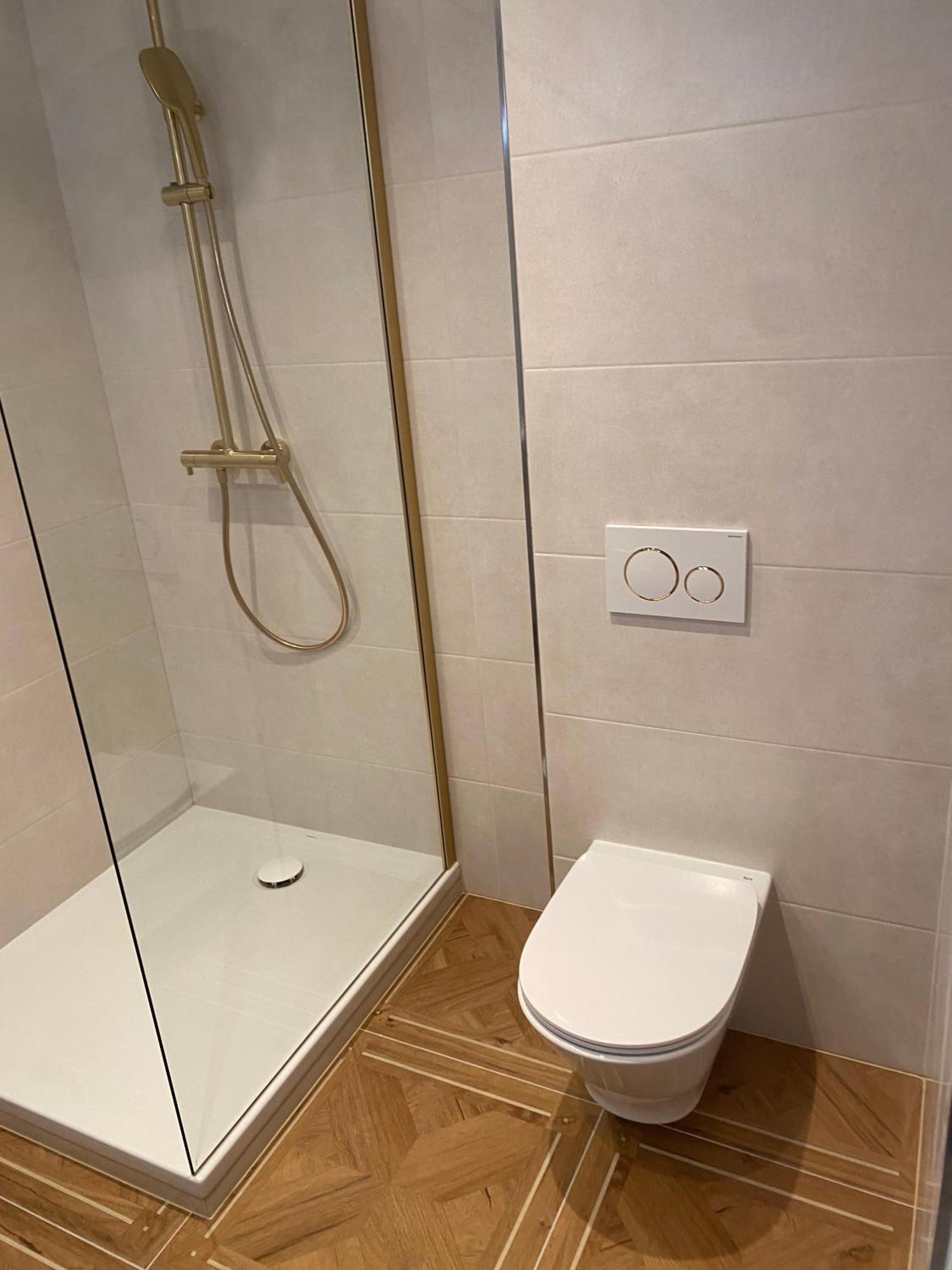 Parmain Hdg Hotel Gare De L'Isle Adam Appart'S Hotel מראה חיצוני תמונה