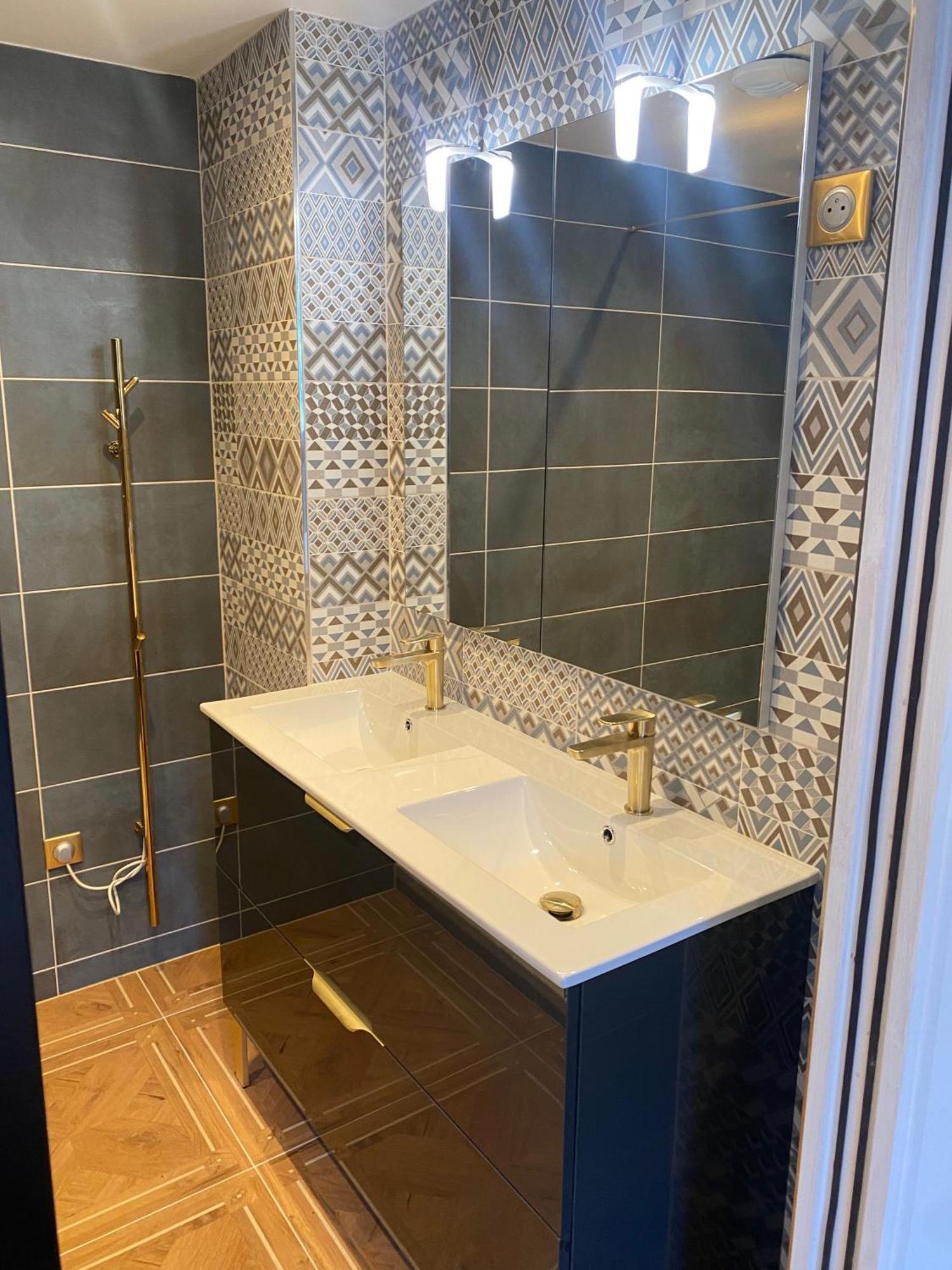 Parmain Hdg Hotel Gare De L'Isle Adam Appart'S Hotel מראה חיצוני תמונה