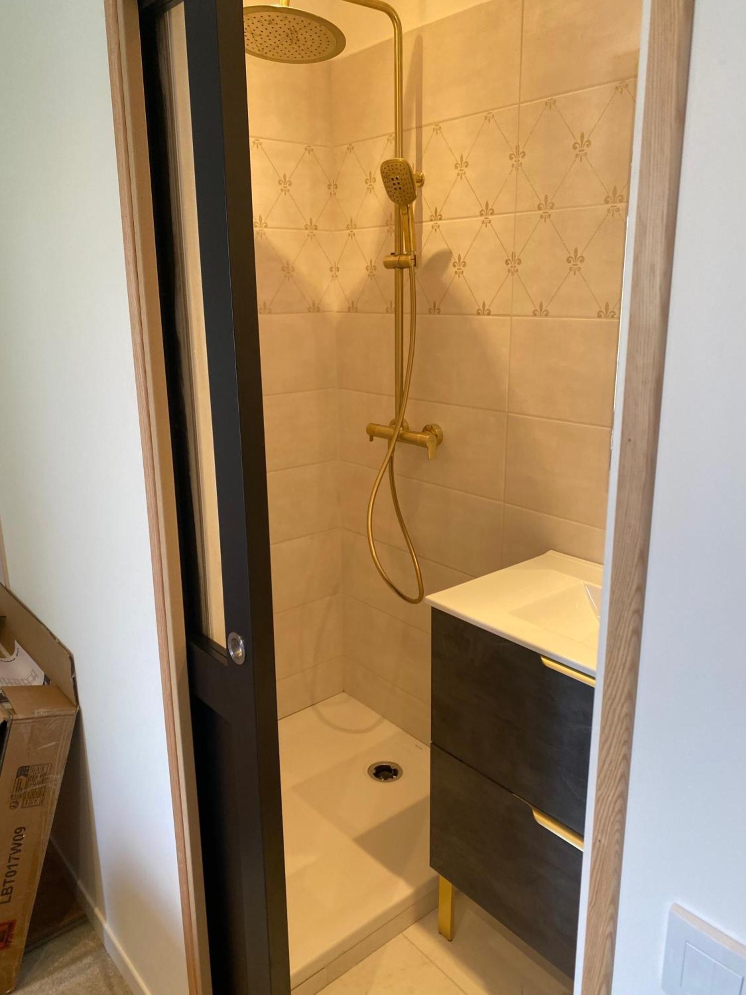 Parmain Hdg Hotel Gare De L'Isle Adam Appart'S Hotel מראה חיצוני תמונה