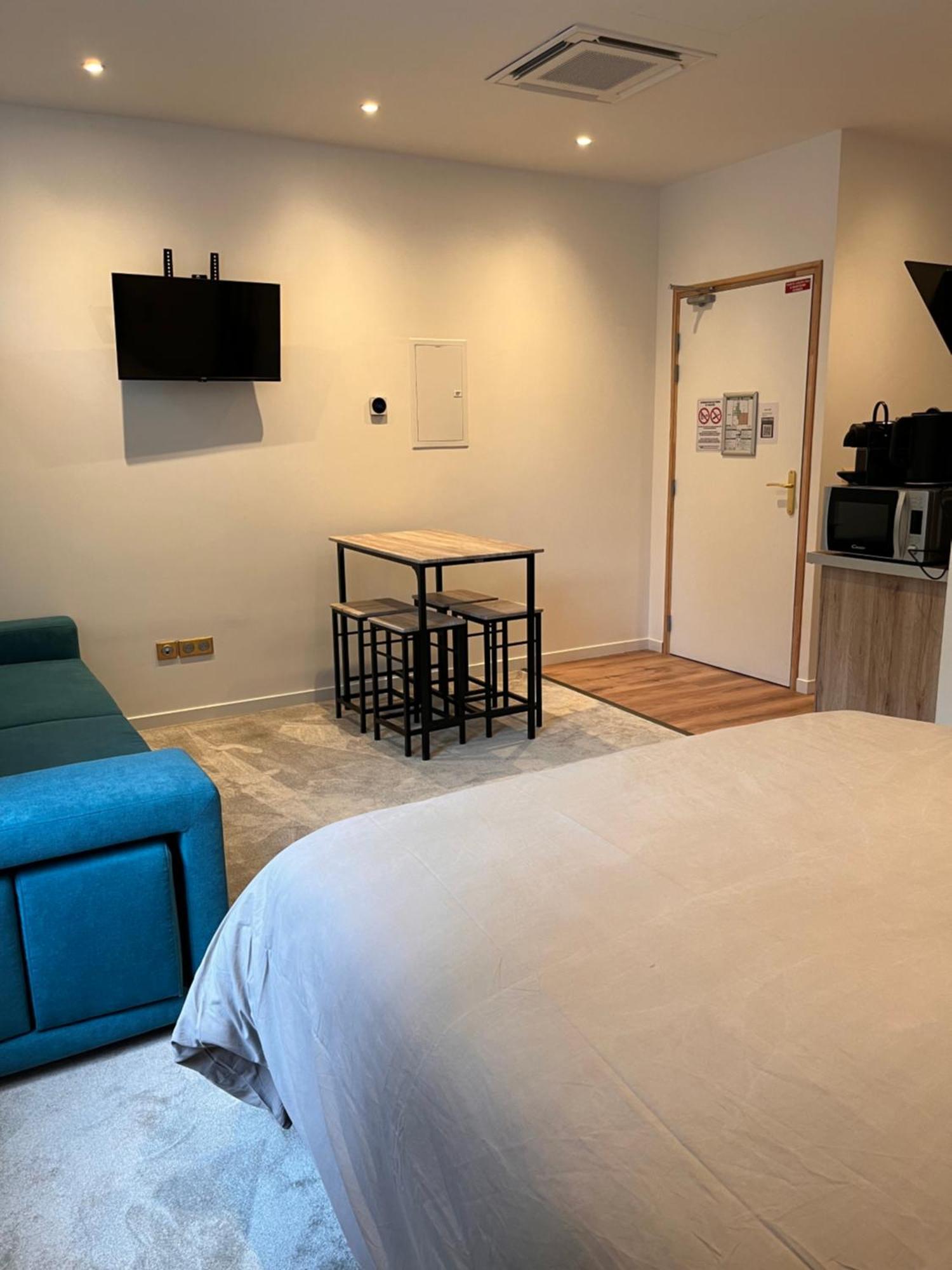 Parmain Hdg Hotel Gare De L'Isle Adam Appart'S Hotel מראה חיצוני תמונה