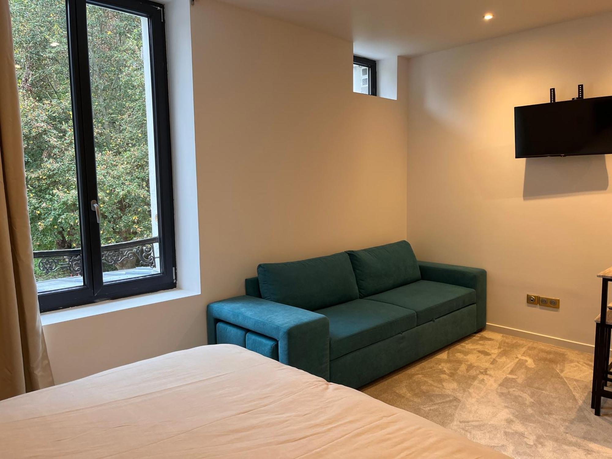 Parmain Hdg Hotel Gare De L'Isle Adam Appart'S Hotel מראה חיצוני תמונה
